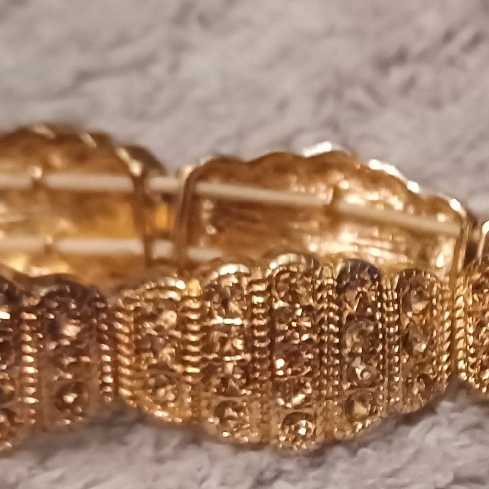 Gold bracelet